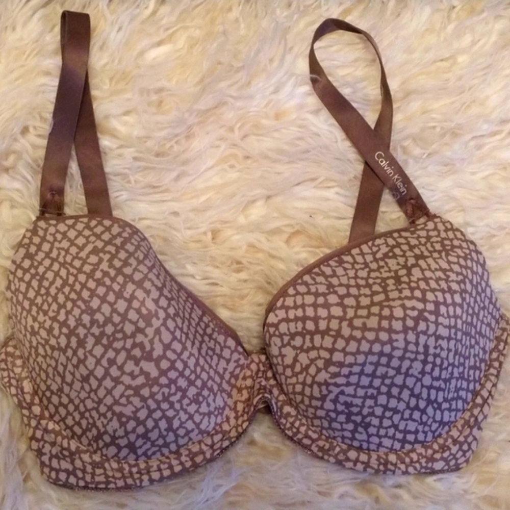 Patterned bra